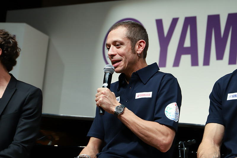 「MotoGPは観客との関係性もとても重要で、ファンの期待に応えるために、努力を続けていきたい」と語ったロッシ選手