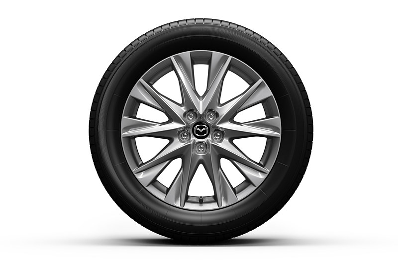 19インチアルミホイールは写真の高輝度シルバーのほか、グレード別にダーク調の高輝度塗装も用意される