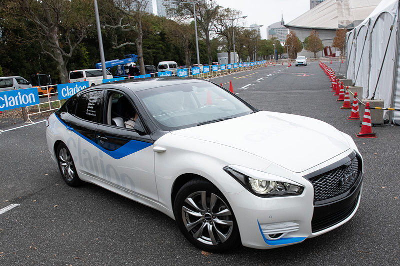 クラリオンの先行技術デモカー「ClarionCar2nd」が初デモ走行