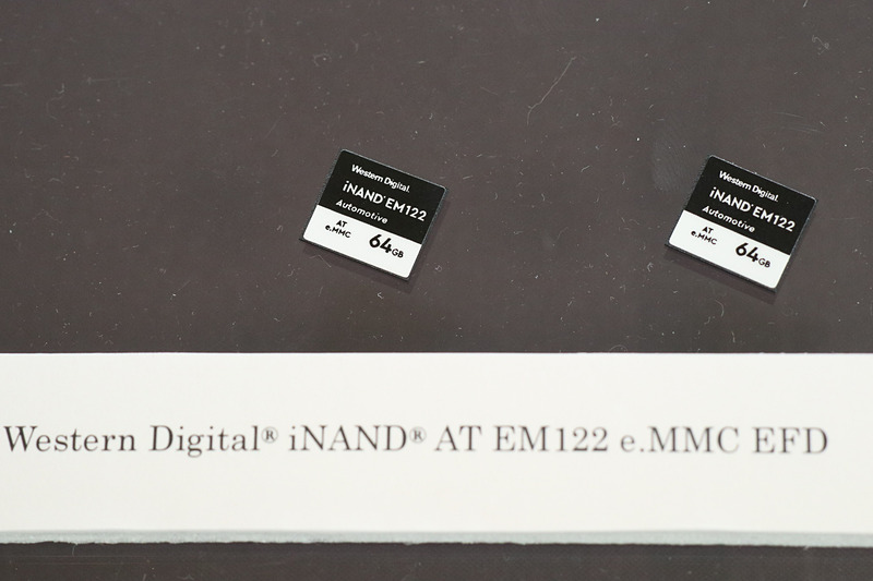64GBの車載用e.MMC製品