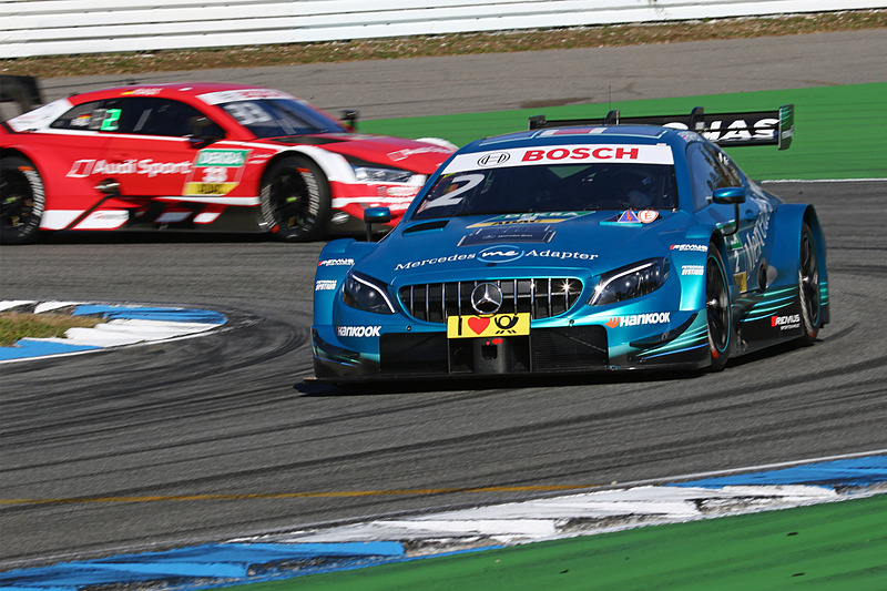 トップを走行するガリー・パフェット。5周目からレネ・ラストが背後（2位）に迫る