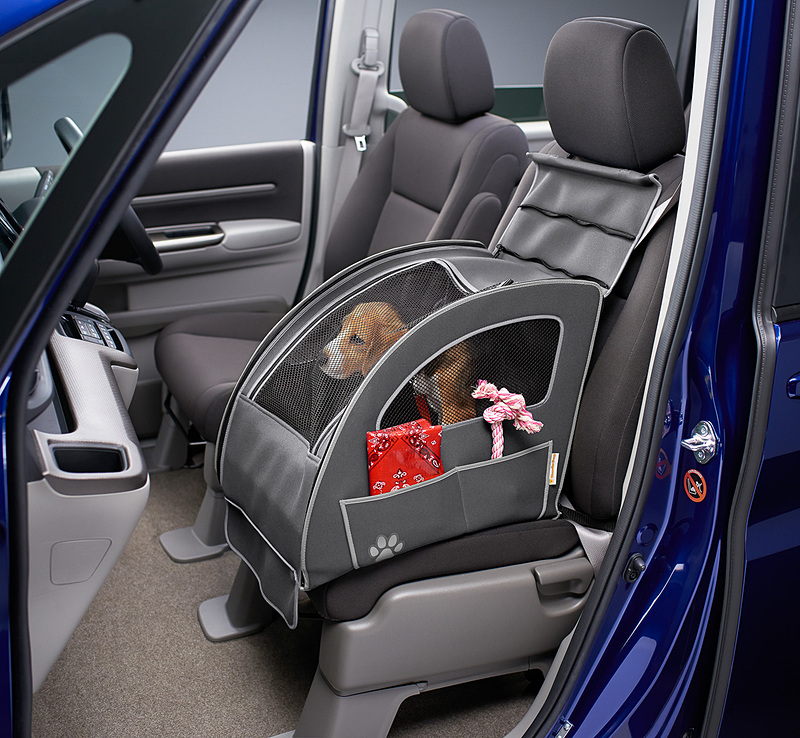 「ペットシートプラスわん」（グレー）を閉じた状態