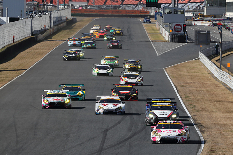 GT300クラスのスタートシーン