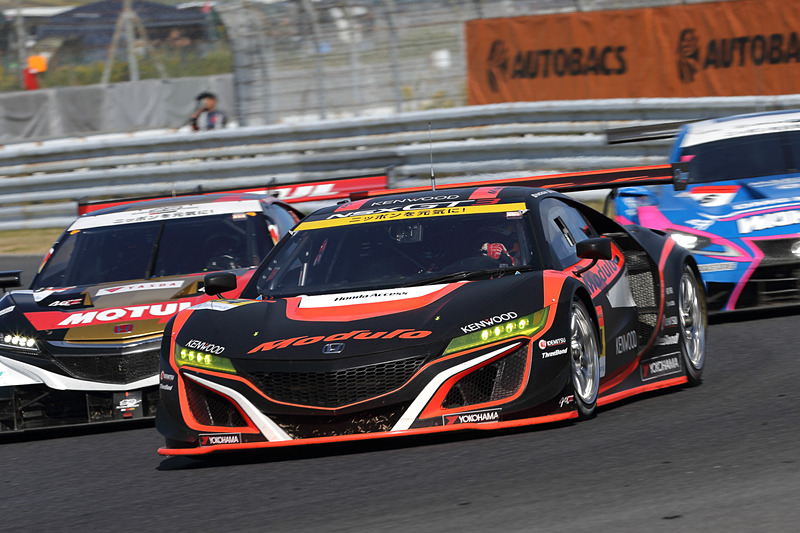 前戦SUGOに続き、オートポリスでも終盤に順位を上げ続けた34号車 Modulo KENWOOD NSX GT3（道上龍/大津弘樹組）