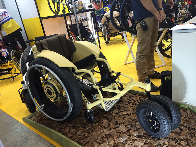 数年前に発表されたOX製のビーチ・オフロード用車いす