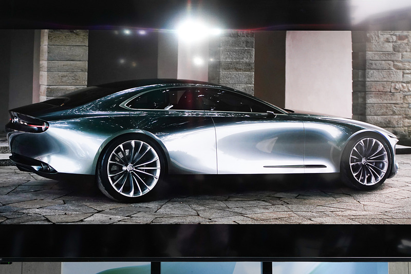 マツダ・ビジョン・クーペのイメージムービーより