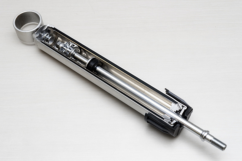 F SPORT以外に標準となるスイングバルブショックアブソーバー