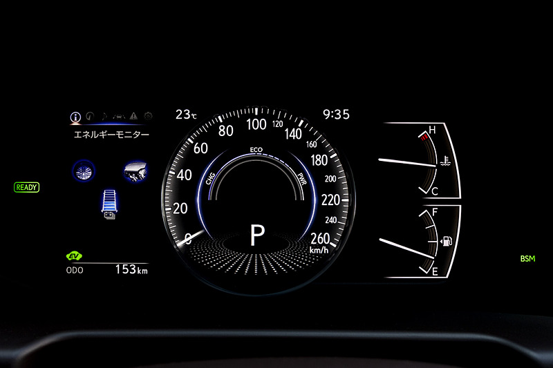 メーターは7インチのTFT液晶タイプ。選択したドライブモードにより表示が異なる