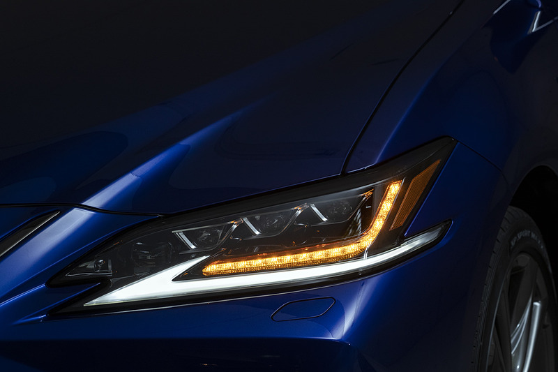 3眼フルLEDヘッドライトの点灯パターン