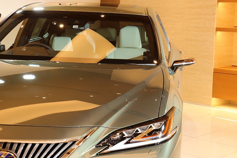 新型ESでは「デジタルアウターミラー」を量産車として世界初採用