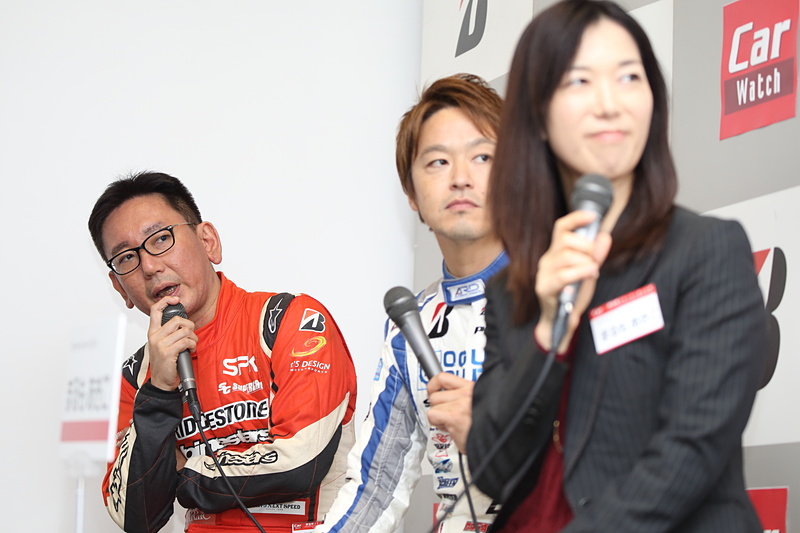 レースのオンボード映像を流し、トークをする場面もあった