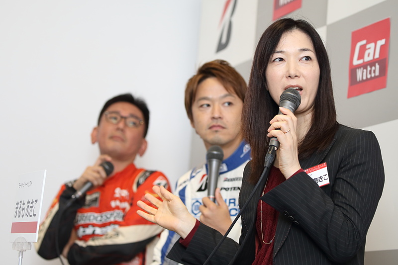 佐々木選手と比べて体重が10kg重いというまるも氏のコメントに、橋本氏が反撃。まるでコントのようなかけ合いが繰り広げられた