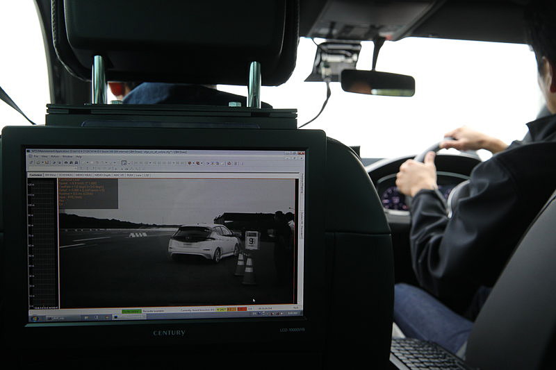 第5世代の多機能カメラ