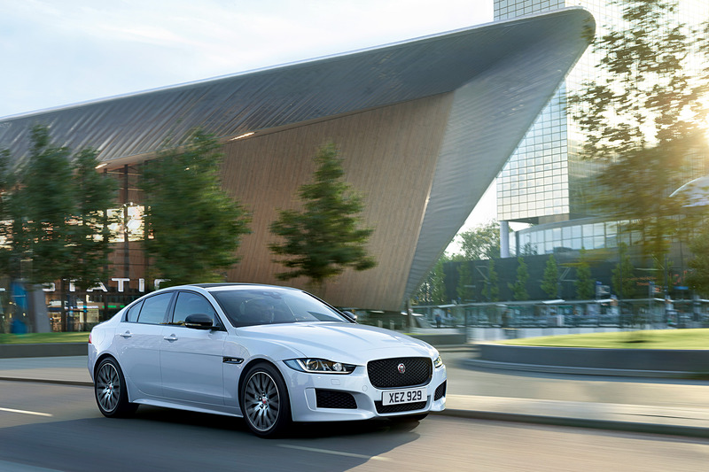 XE LANDMARK EDITIONの走行イメージ