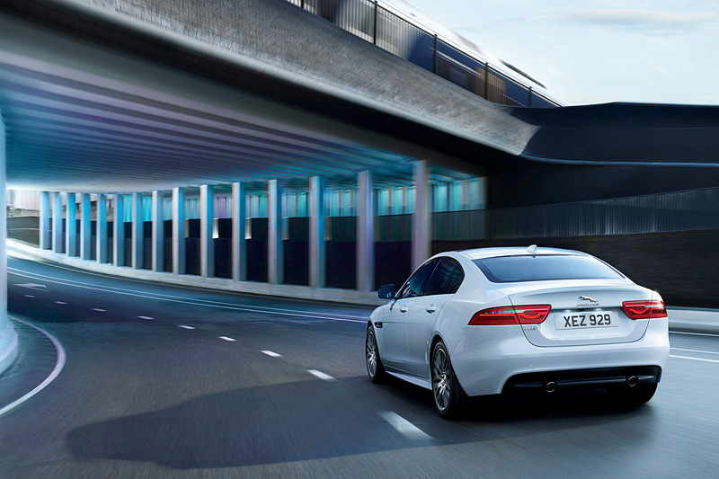 XE LANDMARK EDITIONの走行イメージ