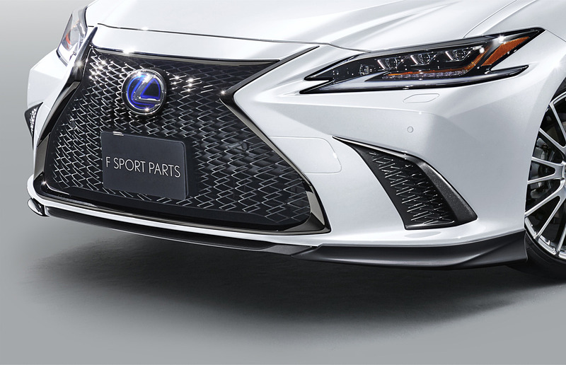 黒塗装のエアロパーツであるBLACK EDITION。セット販売の「エアロダイナミクスパッケージ」は61万8000円～63万6000円（税別）