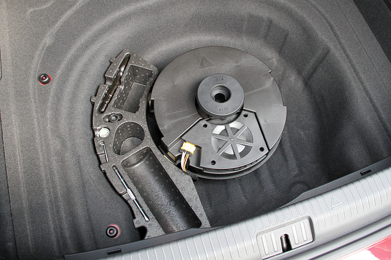 オーディオでは「オリジナル」「ソフト」「ダイナミック」「スピーチ」からサウンド設定が可能