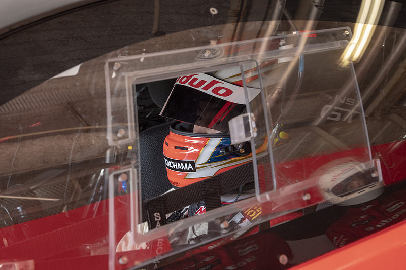 Q2は大津選手が担当。チョン監督、道上選手が見守るなかピットアウトして7位を獲得した。予選後の会見では「ミスもしたけど、まとめられていても上位を取るのは難しかった」と語り、厳しい状況だったことを感じさせるコメントだった