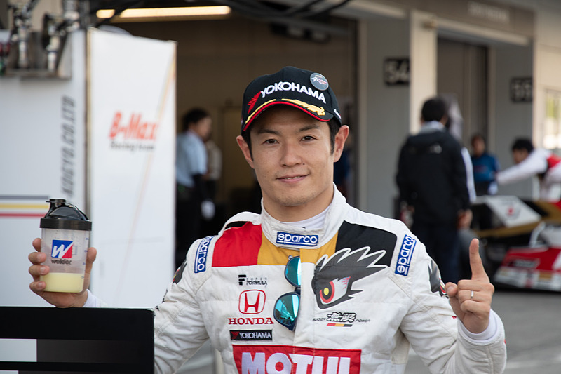 ポールポジションを獲得した山本尚貴選手（16号車 TEAM MUGEN SF14）