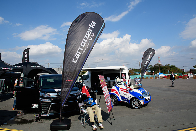 各種新製品のほか、デモカーを2台用意していた