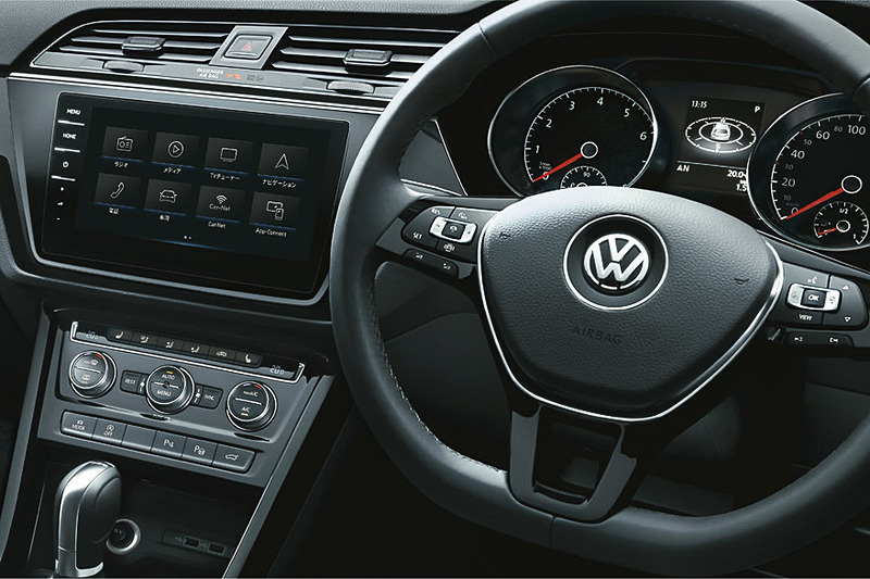 SSDナビに加え、Volkswagen Media Controlアプリケーションに対応し、ハンズフリーフォンなどの機能も備えるフォルクスワーゲン純正インフォテイメントシステム“Discover Pro”を標準装備