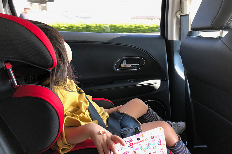 私と娘もせっかくなので、夫が担当していた本田技研工業「ヴェゼル」に同乗試乗させていただきました（笑）。娘はいつもと違う車窓に大はしゃぎで、とっても楽しそう。わがや家も次の愛車はSUVかなぁ、なんて考えちゃいますね