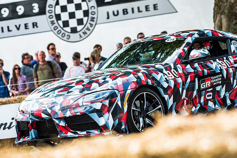 英国で開催された「グッドウッド・フェスティバル・オブ・スピード」で走行を披露した新型「スープラ」の試作車