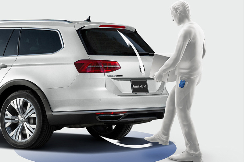 “Easy Open”機能付きとなるパワーテールゲートを全車標準装備