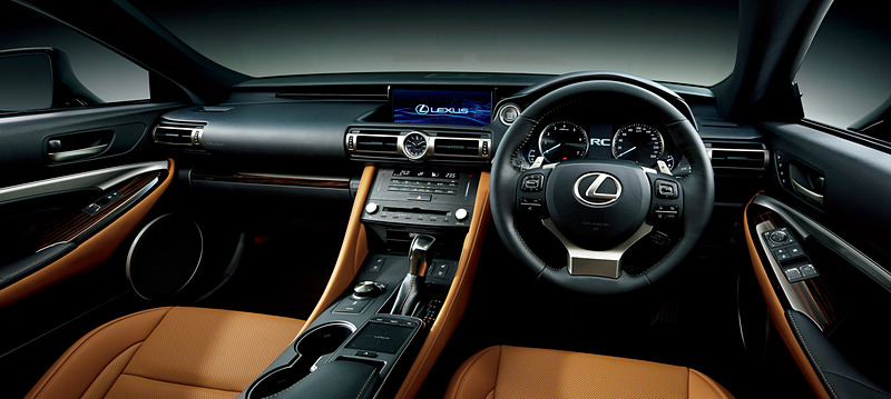 RC350“version L”のインテリア（インテリアカラーはオーカー）