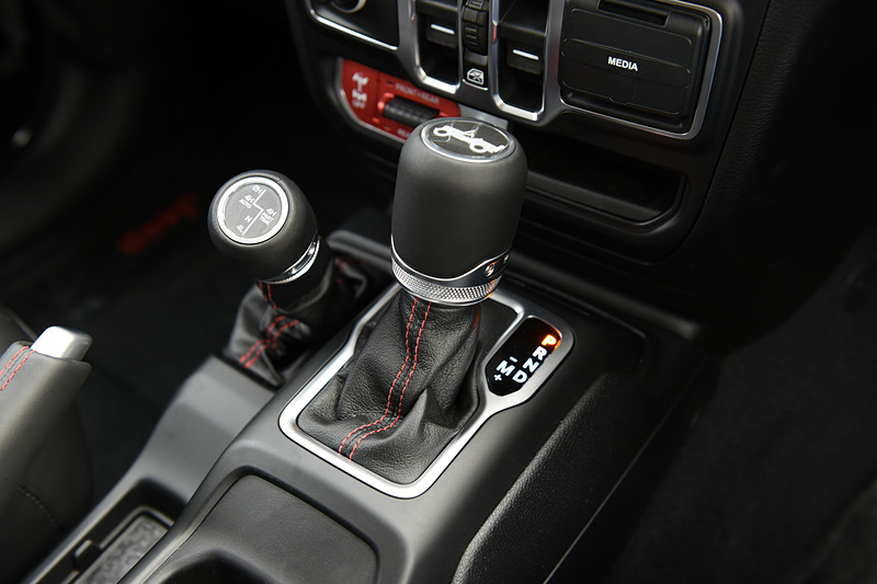 シフトノブまわり