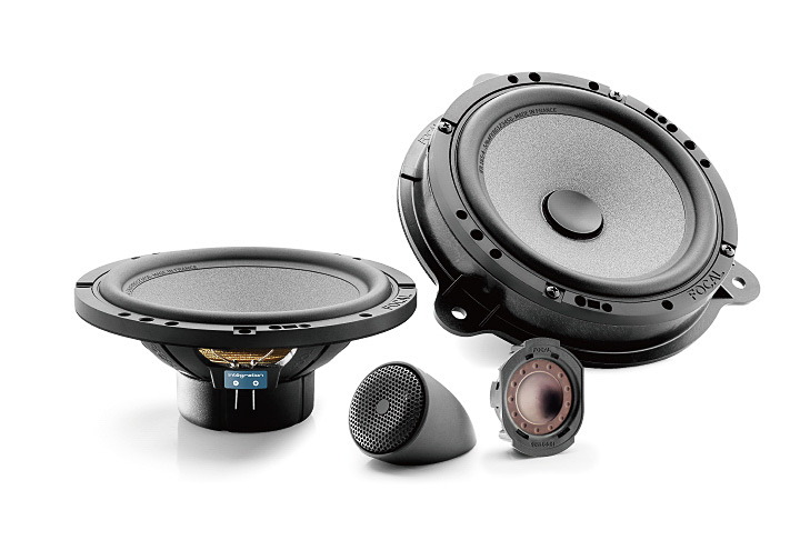 カングー プラティークのインテリア。フランスのハイクオリティオーディオブランドFOCAL（フォーカル）のサウンドシステムを専用装備した