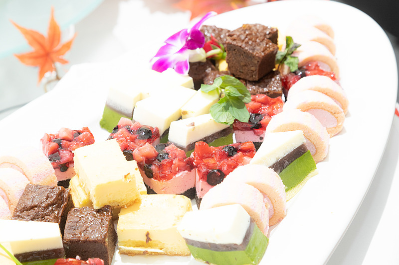 取材ということでビュッフェスタイルのランチを試食（ガッツリ）した。かなりクオリティ高いぞ