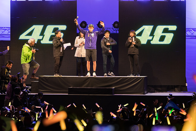 ついにロッシぃぃぃぃぃ！　46！　46！