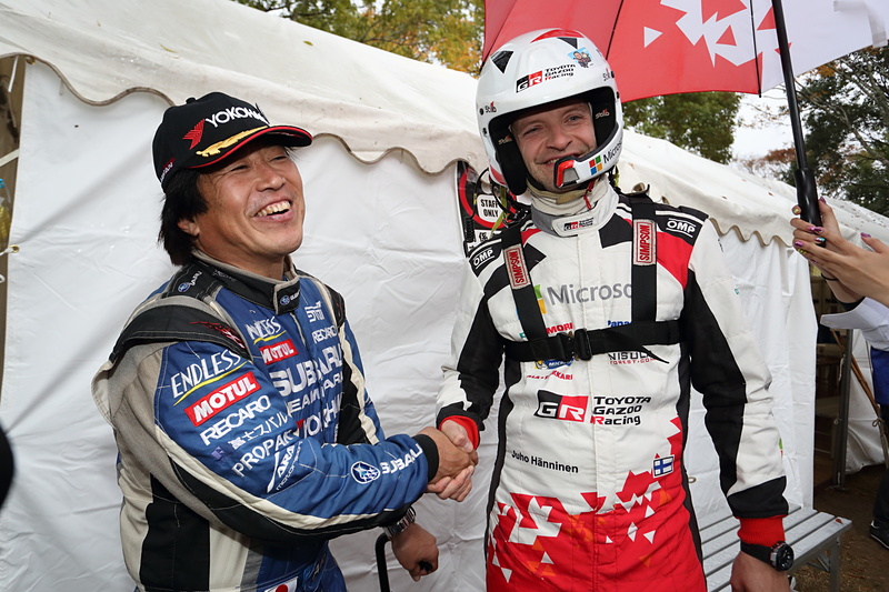 かつてPWRCで戦った新井敏弘選手も駆けつけた