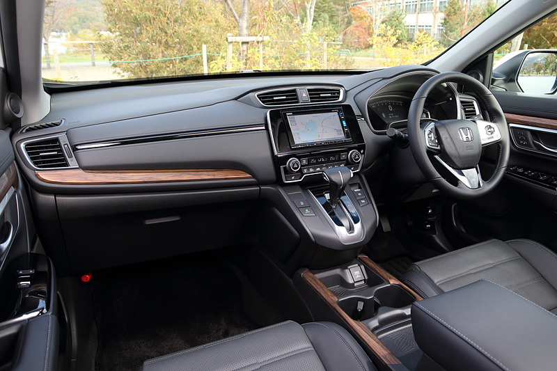 ブラックレザーを用いる「EX・Masterpiece」のインテリア