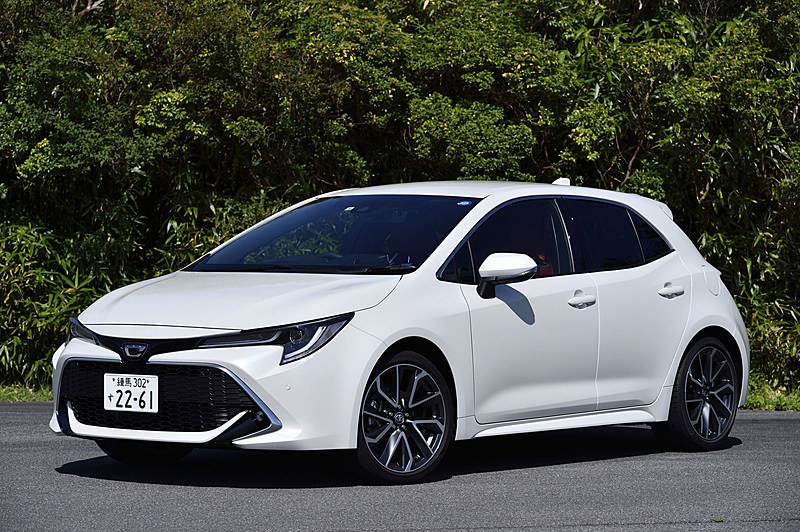 トヨタ「カローラ スポーツ」