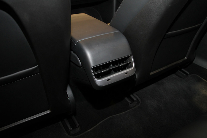 後席のエアコン吹き出し口