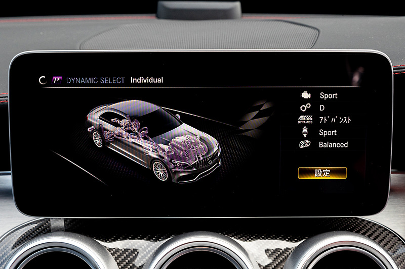 ダイナミックセレクトの走行モード。「Comfort」「Sport」「Sport＋」「Race」「Individual」「Slippery」が用意され、ステアリングの「AMGドライブコントロールスイッチ」で走行モードを選択可能