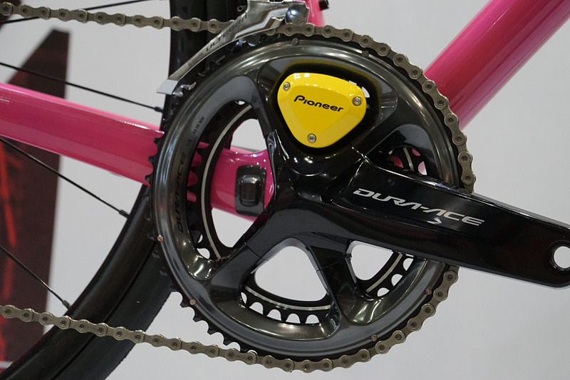 自動車関連ではパイオニアがサイクルコンピュータを出展