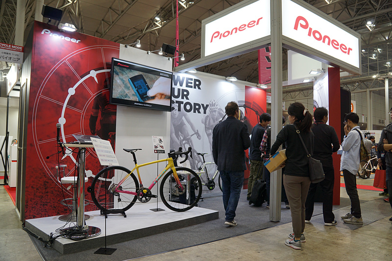 自動車関連ではパイオニアがサイクルコンピュータを出展