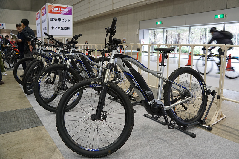 電動アシスト自転車をラインアップするヤマハブース