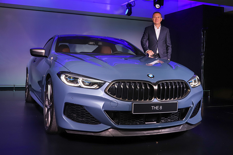 新型ラグジュアリークーペ「8シリーズ クーペ」の発表会を開催