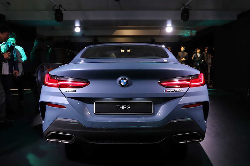 8シリーズ クーペのボディサイズは4855×1900×1345mm（全長×全幅×全高）で、ホイールベースは2820mm