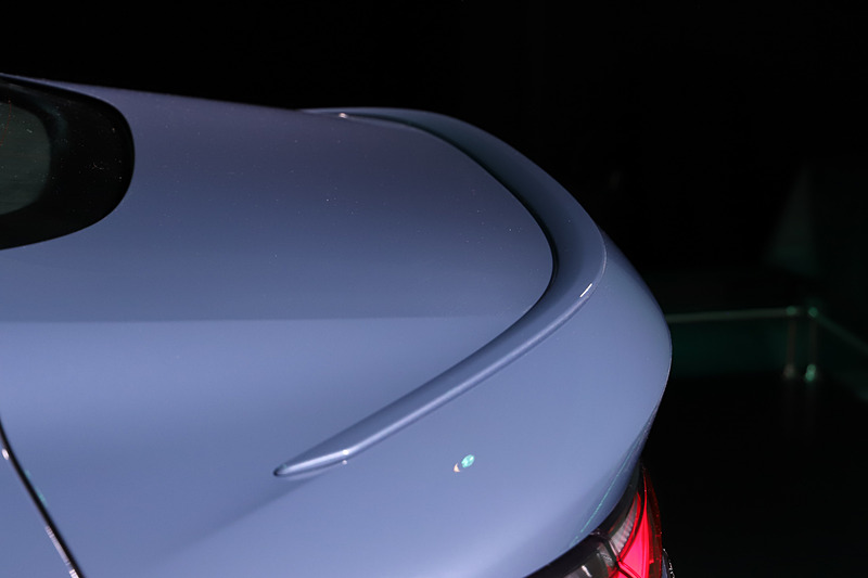 Mリアスポイラーを標準装備