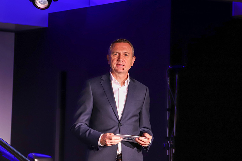 ビー・エム・ダブリュー株式会社 代表取締役社長 ペーター・クロンシュナーブル氏