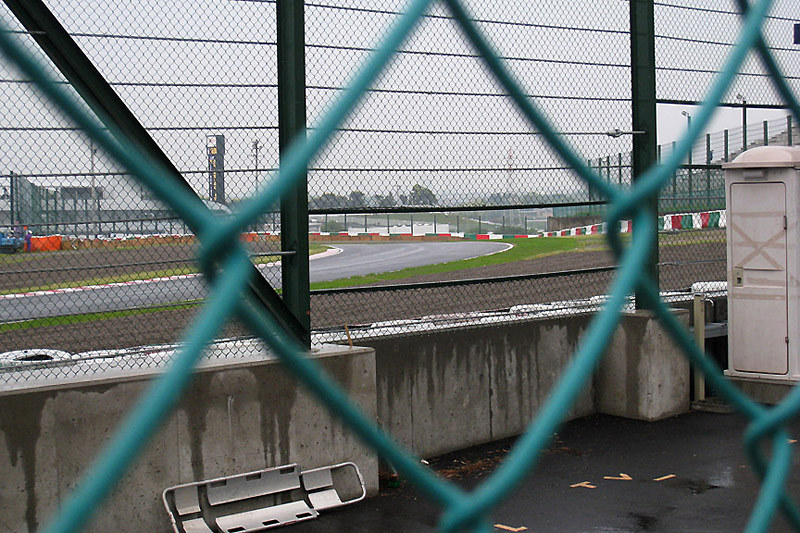 2009年にカメラホール越しの撮影ポイントを紹介した