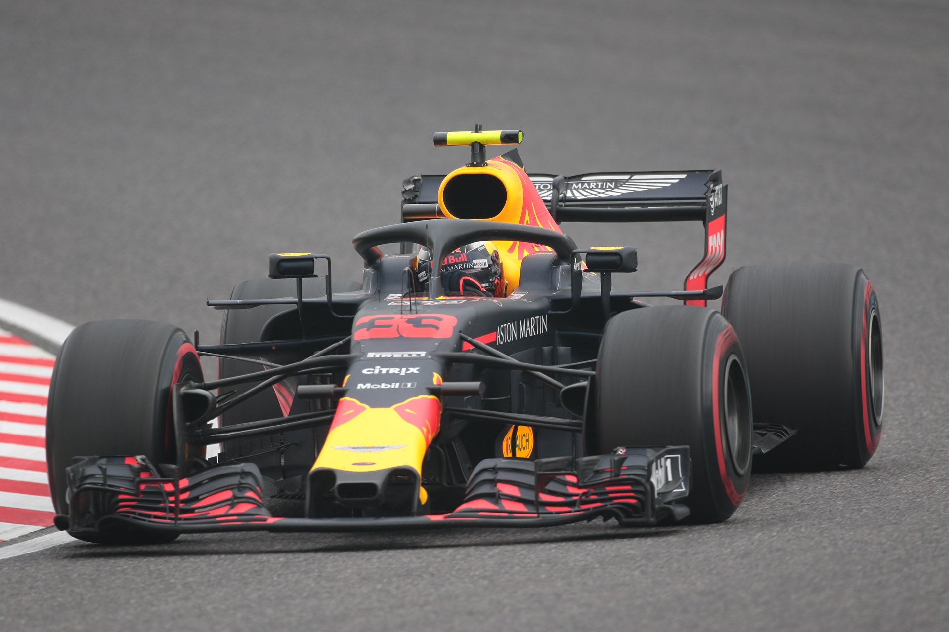 カメラをEOS 7D Mark IIに変更してシャッター速度1/500秒で撮影