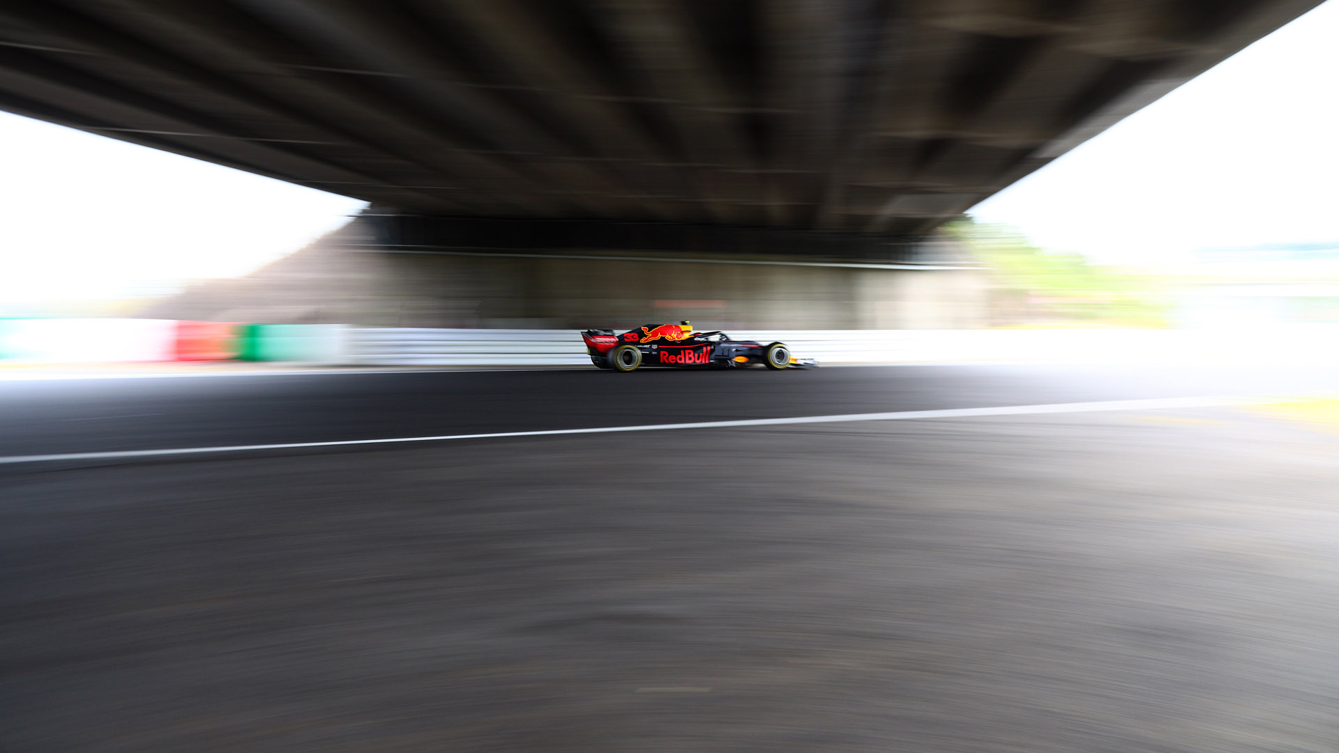 EOS 5D Mark IV＋24-105mmで撮影した元画像（リサイズ）とレタッチしてフォトギャラリーに掲載した写真