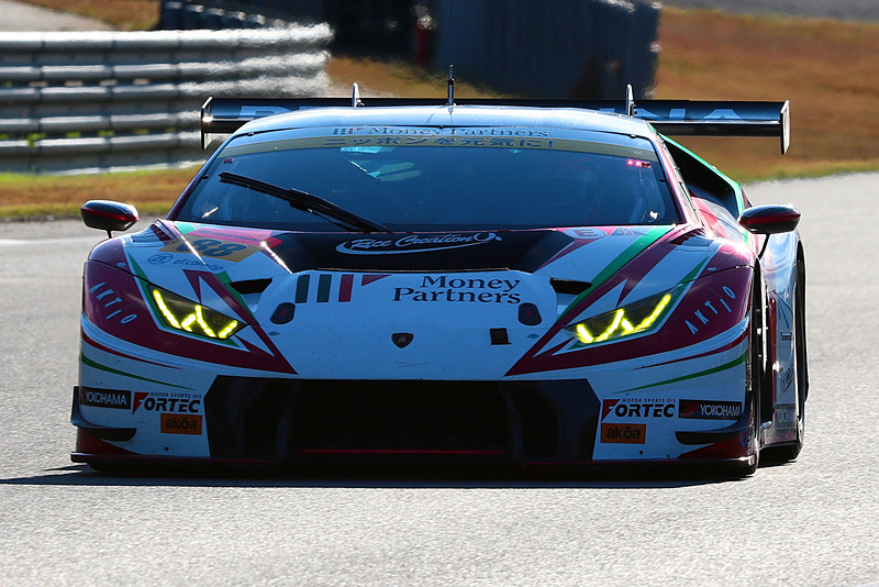 88号車 マネパ ランボルギーニ GT3（平峰一貴/マルコ・マペッリ組）。平峰選手は初ポール