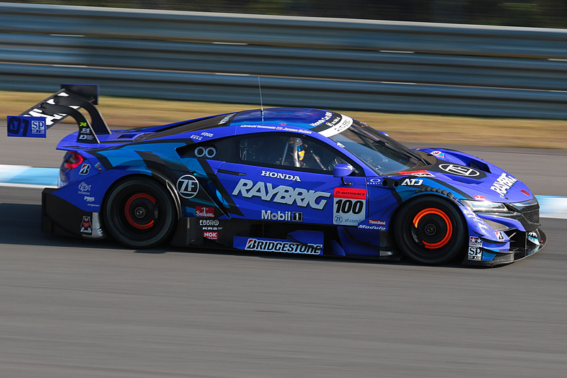 100号車は1号車と同時ピットイン